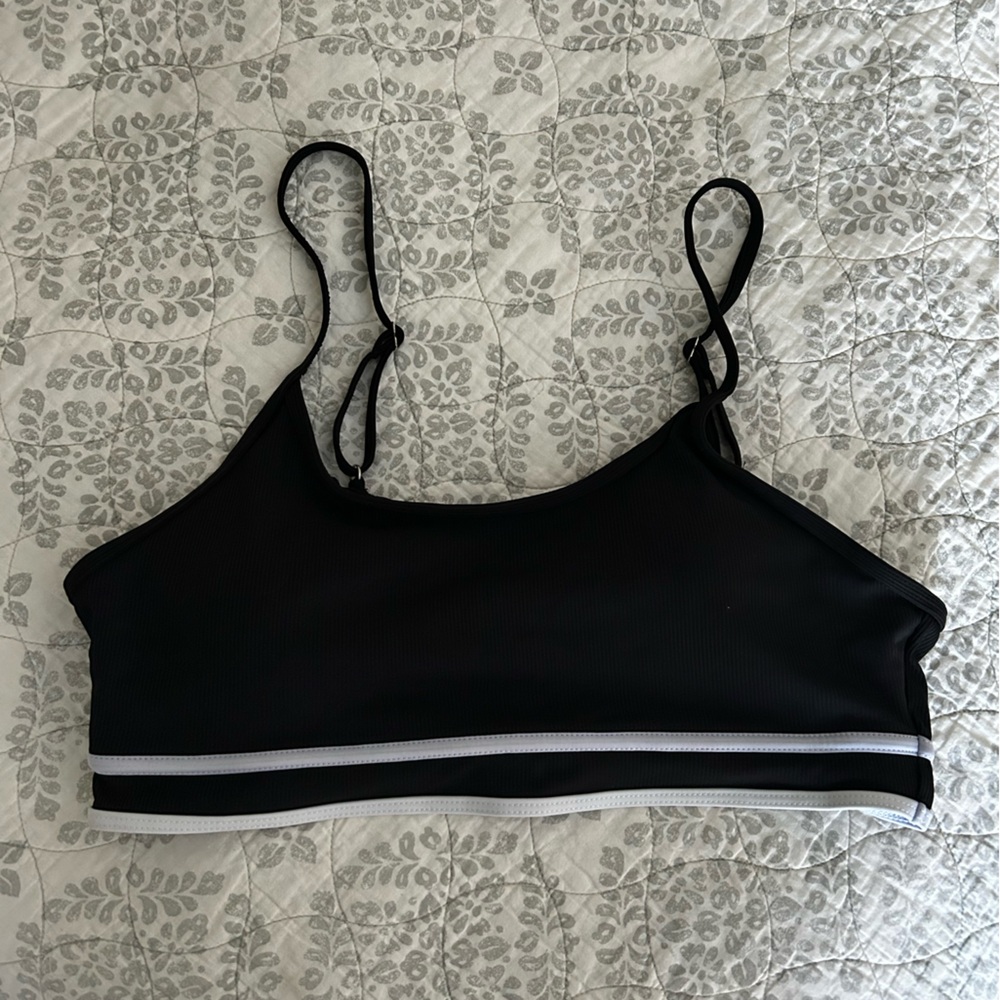Black ribbed bikini top with white piping size XL